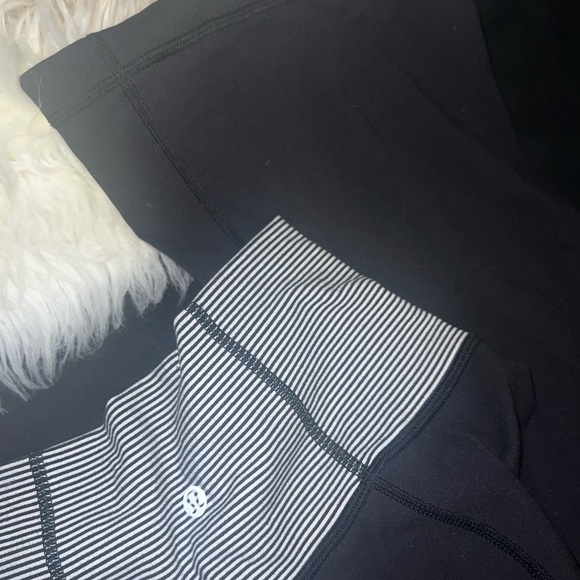 Lululemon flared foldmover yoga pants - Picture 3 of 3